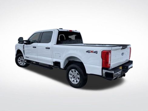 Used 2024 Ford F250 XLT image 4