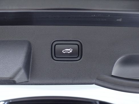 Used 2023 Kia Sportage SX image 11