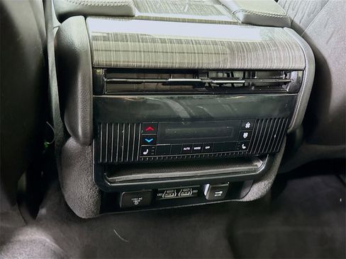 Used 2022 Jeep Wagoneer Series III w/ Premium Group I image 14