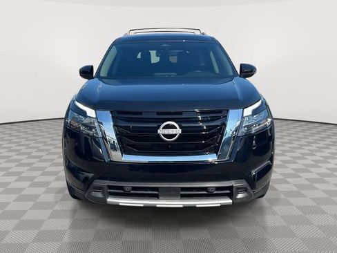 Used 2025 Nissan Pathfinder SL AWD/4WD image 2