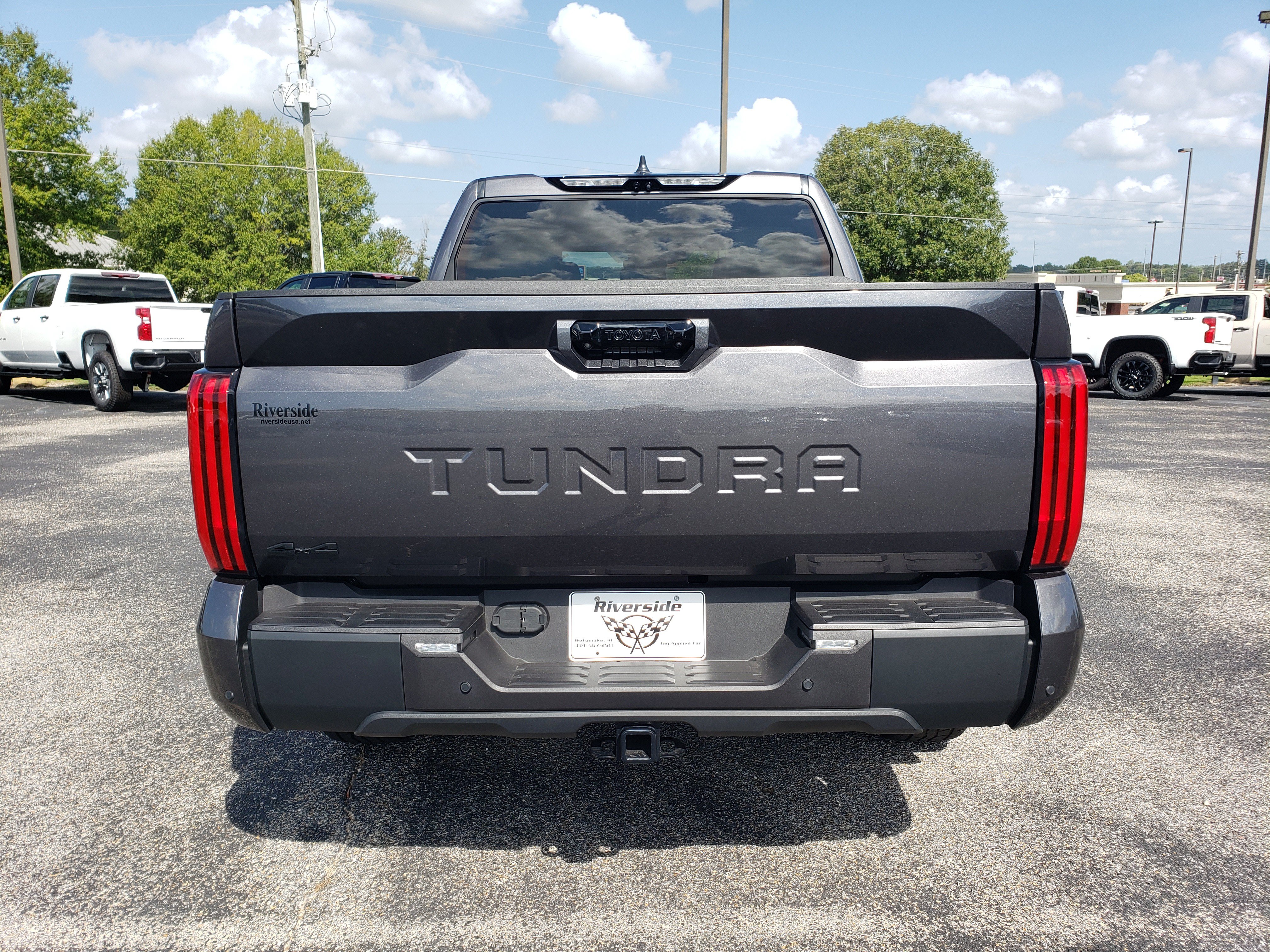 Used 2025 Toyota Tundra Limited w/ TRD Off-Road Package AWD/4WD image 8
