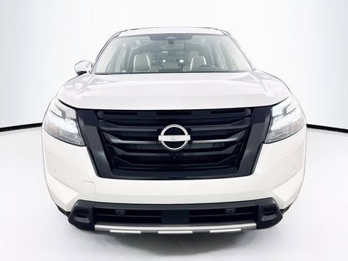 New 2025 Nissan Pathfinder SL w/ Black Appearance Package image 2