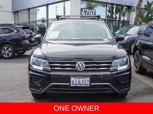 Used 2019 Volkswagen Tiguan SE w/ Panoramic Sunroof Package FWD image 2