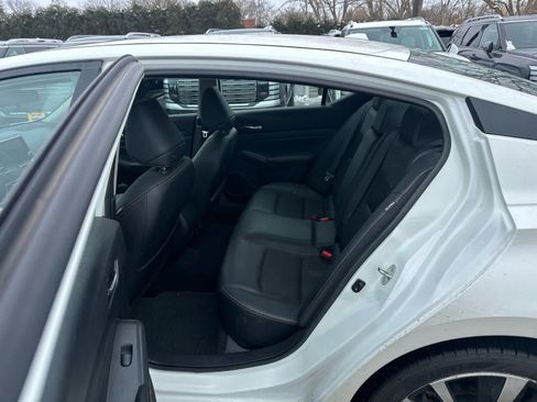 Used 2020 Nissan Altima 2.5 SR w/ Premium Package image 5