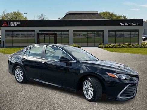 Used 2024 Toyota Camry LE image 7