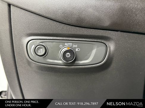 Used 2023 Chevrolet Equinox LS w/ LS Convenience Package FWD image 21