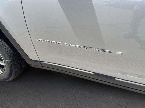 New 2025 Jeep Grand Cherokee L Limited w/ Trailer Tow Package image 12