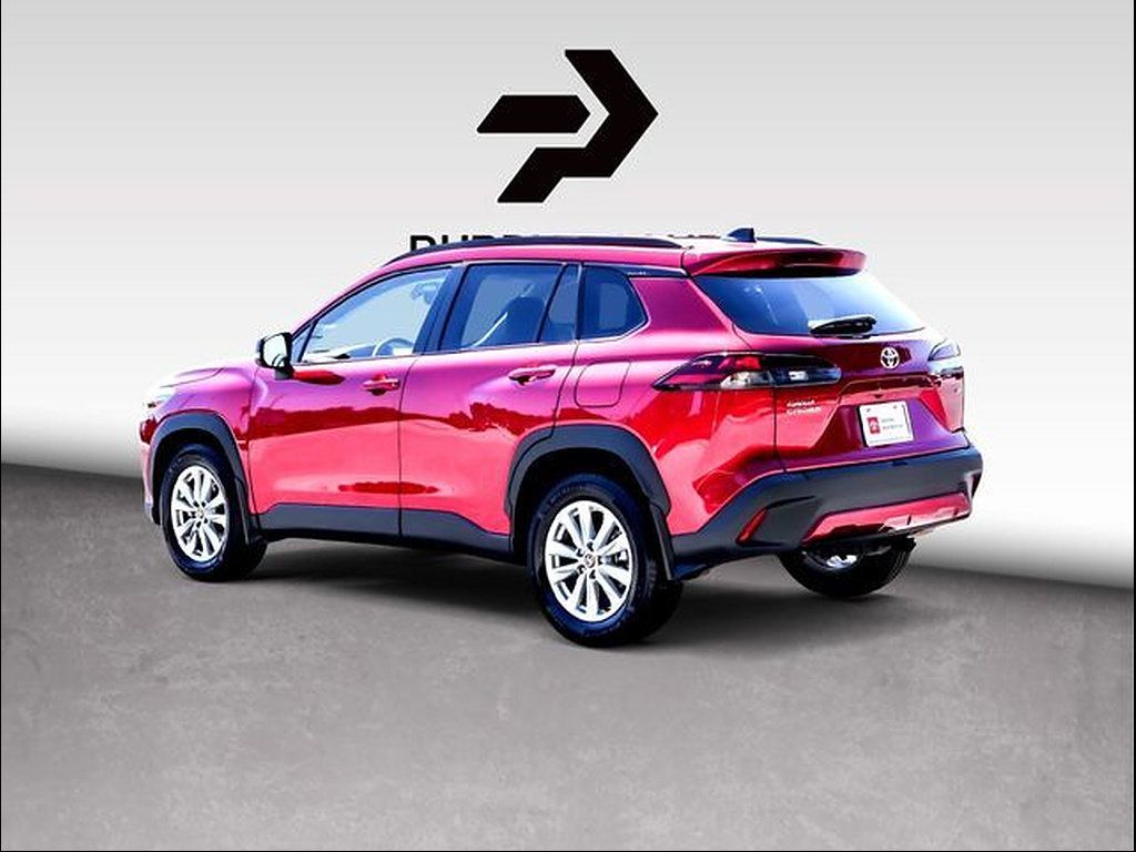 Used 2026 Toyota Corolla Cross LE w/ Moonroof Package FWD image 5