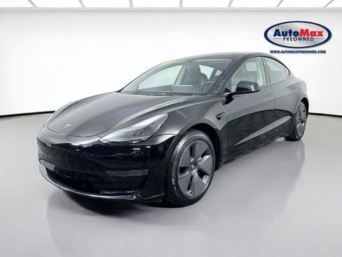 Used 2023 Tesla Model 3 Standard Range image 5