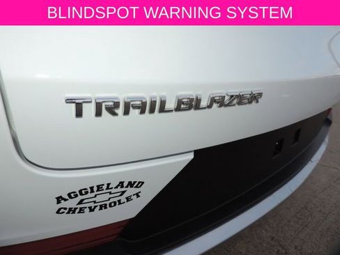 Used 2023 Chevrolet TrailBlazer LT image 14