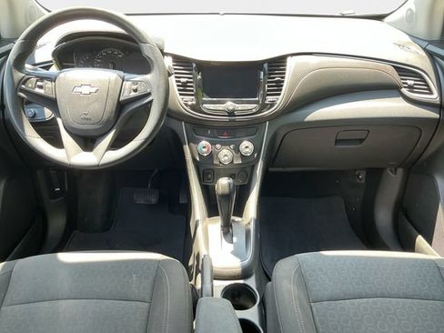 Used 2022 Chevrolet Trax LS w/ Tint and Cruise Package AWD/4WD image 12