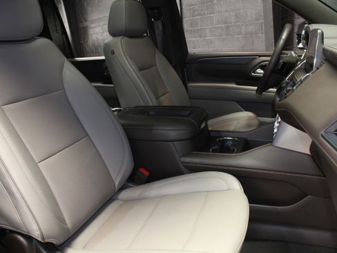 Used 2022 GMC Yukon XL SLT w/ SLT Premium Package AWD/4WD image 49