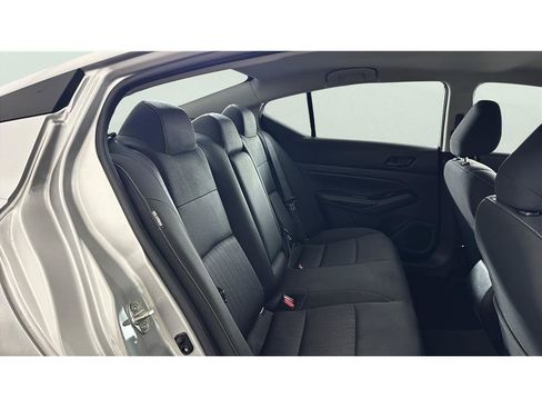 Used 2023 Nissan Altima 2.5 SV FWD image 13