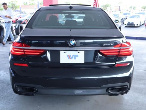 Used 2018 BMW 750i RWD image 8