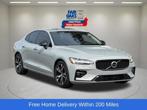 Used 2025 Volvo S60 B5 Plus FWD image 1