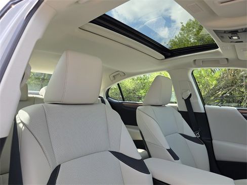 New 2025 Lexus ES 350 w/ Premium Package image 11
