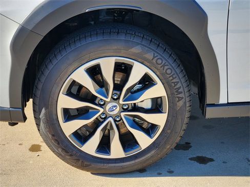 Used 2025 Subaru Outback Touring image 12