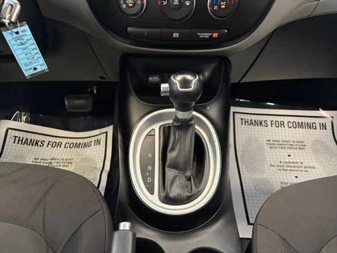Used 2016 Kia Soul FWD image 23