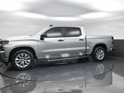 Used 2022 Chevrolet Silverado 1500 Custom image 3
