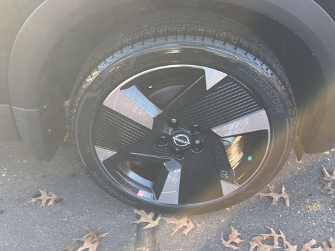 New 2026 Nissan Kicks SR w/ Cold Weather Package image 9