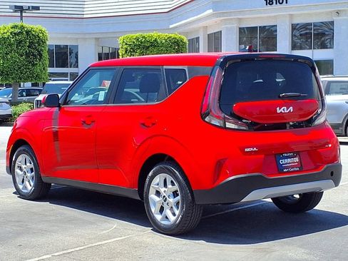 Certified 2024 Kia Soul LX w/ Option Group 015 FWD image 2
