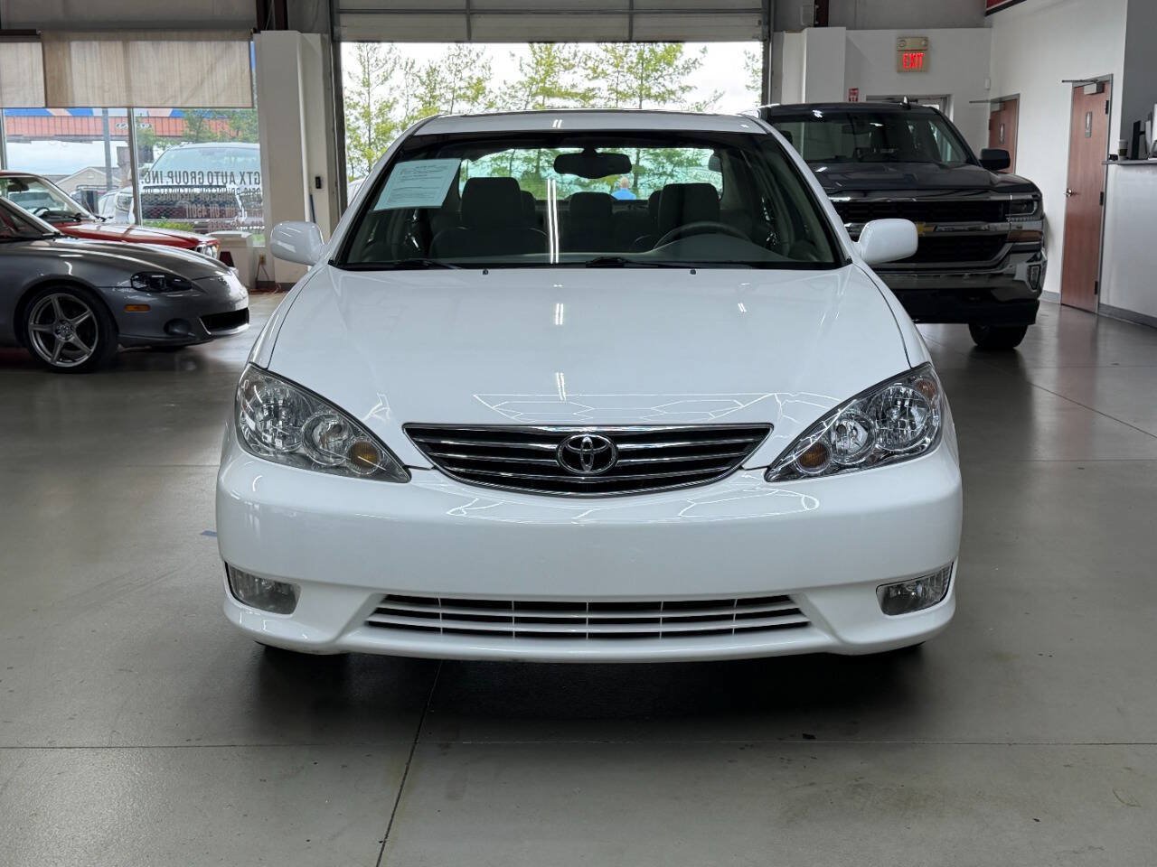 Used 2005 Toyota Camry XLE FWD image 6