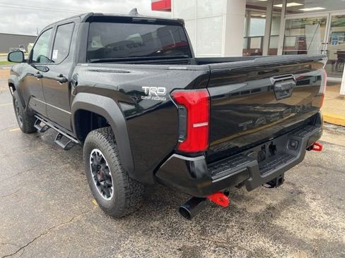 New 2026 Toyota Tacoma TRD Off-Road AWD/4WD image 3