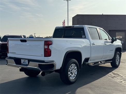 Used 2020 Chevrolet Silverado 2500 LT w/ Convenience Package image 4