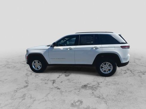 New 2025 Jeep Grand Cherokee Laredo image 5