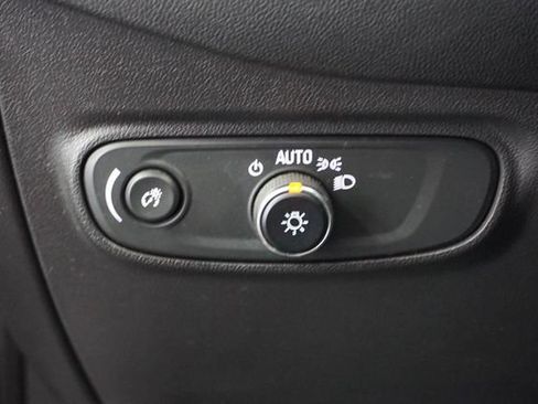 Used 2023 Chevrolet Equinox LT image 8