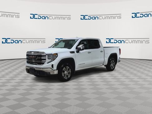 Used 2025 GMC Sierra 1500 SLT AWD/4WD image 5