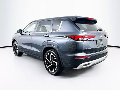 Used 2024 Mitsubishi Outlander SE image 5