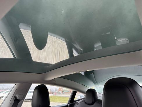 Used 2018 Tesla Model 3 Long Range image 23