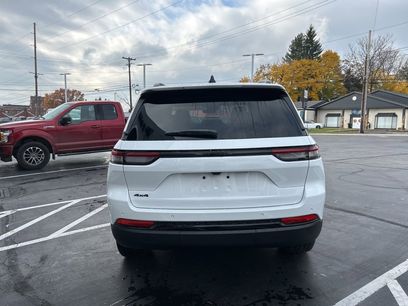 New 2025 Jeep Grand Cherokee Altitude
