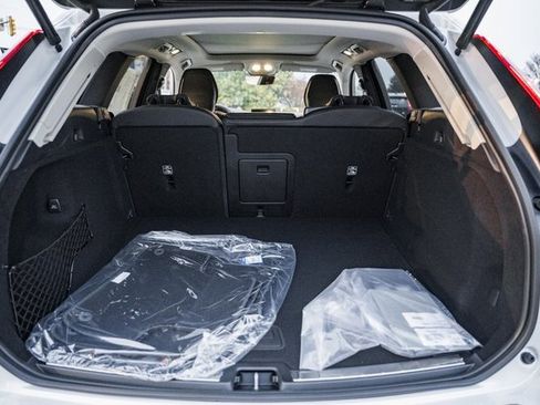 New 2026 Volvo XC60 B5 Ultra w/ Climate Package image 10