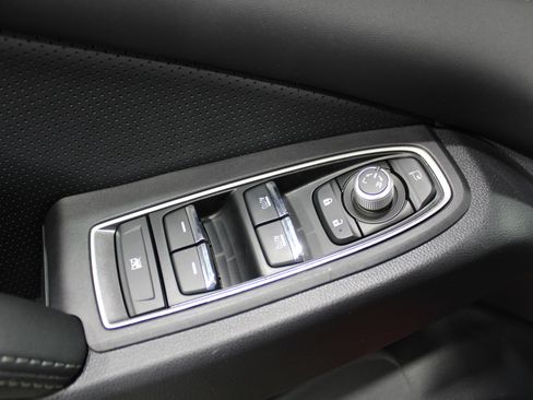 Used 2024 Subaru Ascent Touring AWD/4WD image 7