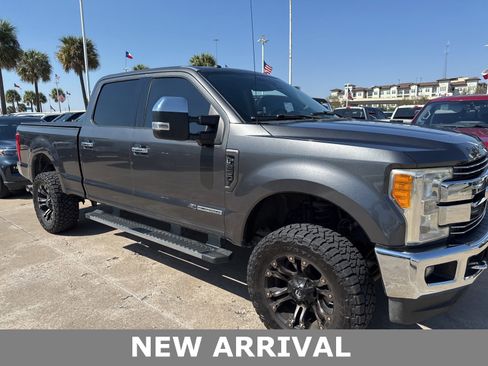 Used 2017 Ford F250 Lariat w/ Lariat Ultimate Package image 7