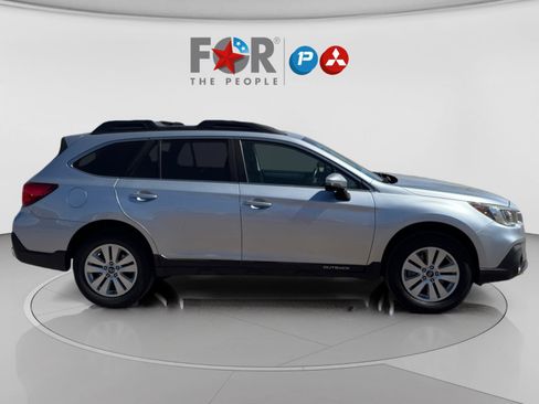 Used 2019 Subaru Outback 2.5i Premium image 14