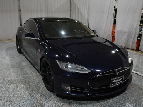 Used 2013 Tesla Model S Performance image 23