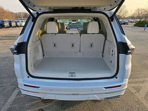 New 2026 Buick Enclave Avenir w/ Super Cruise Package AWD/4WD image 32