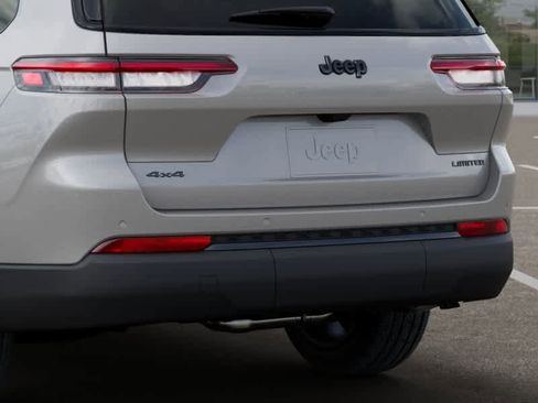 New 2025 Jeep Grand Cherokee L Limited w/ Black Appearance Package AWD/4WD image 13