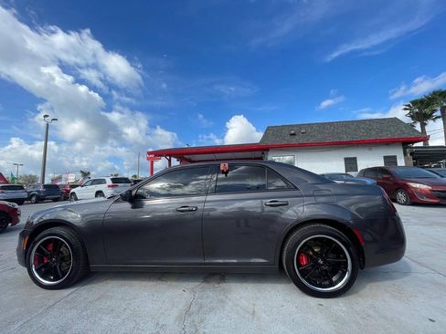 Used 2019 Chrysler 300 S AWD/4WD image 12