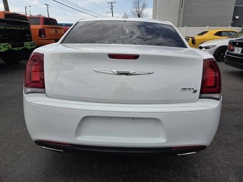 Used 2019 Chrysler 300 S image 17