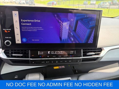 Used 2025 Toyota Sienna XLE FWD image 20