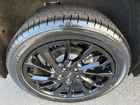 Used 2023 GMC Terrain SLE w/ Driver Convenience Package FWD image 17