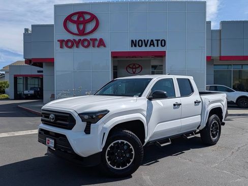 Used 2025 Toyota Tacoma SR RWD image 5