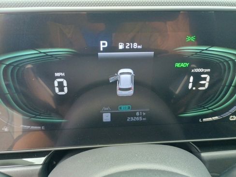 Used 2023 Kia Niro EX image 27