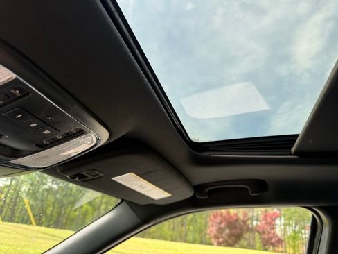 Used 2015 Jeep Grand Cherokee Limited w/ Luxury Group II image 21