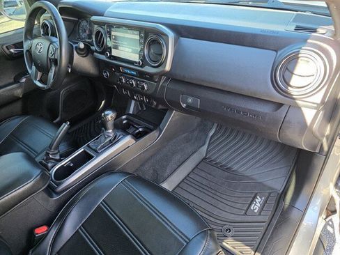 Used 2021 Toyota Tacoma TRD Sport image 33