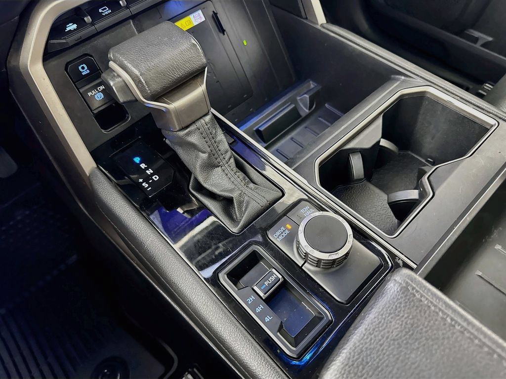 Used 2024 Toyota Tundra Limited AWD/4WD image 19